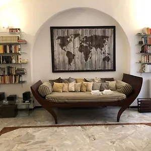 Elly's Loft Rom